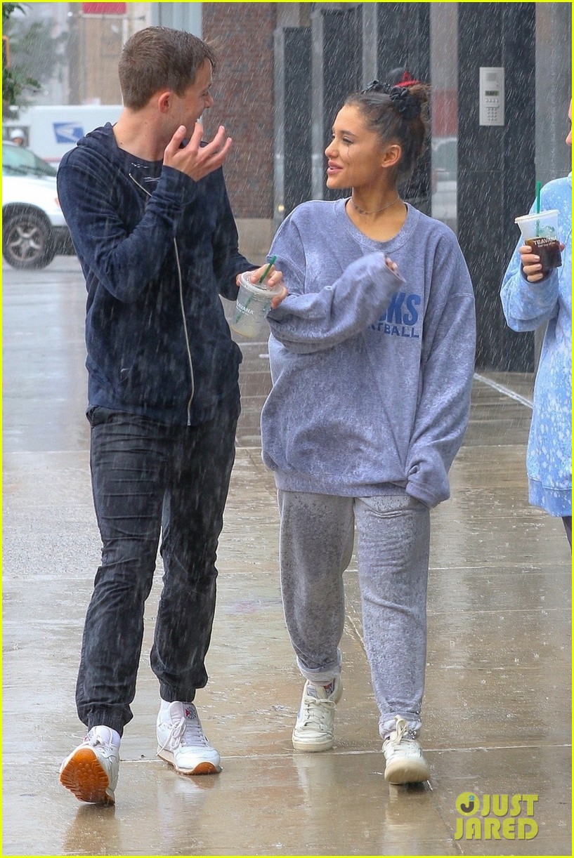 ariana grande friends get drenched rain storm 514149704
