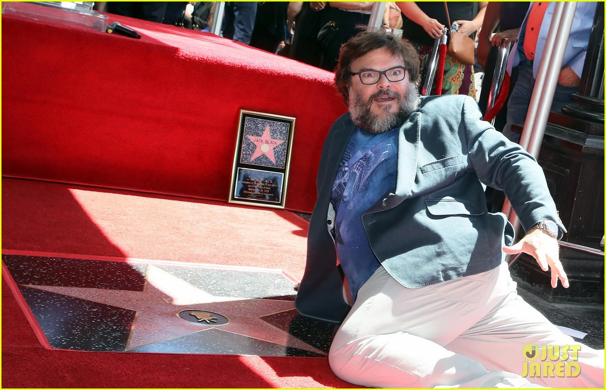 jack black is honored with star on hollywood walk of fame 054149747