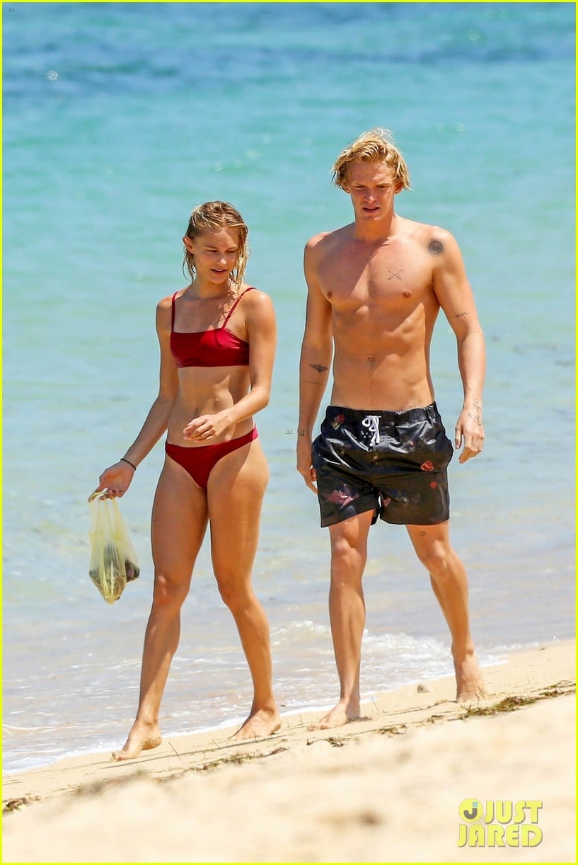 cody simpson hits the beach with girlfriend clair wuestenberg 054138004