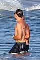 leonardo dicaprio shirtless at the beach 22