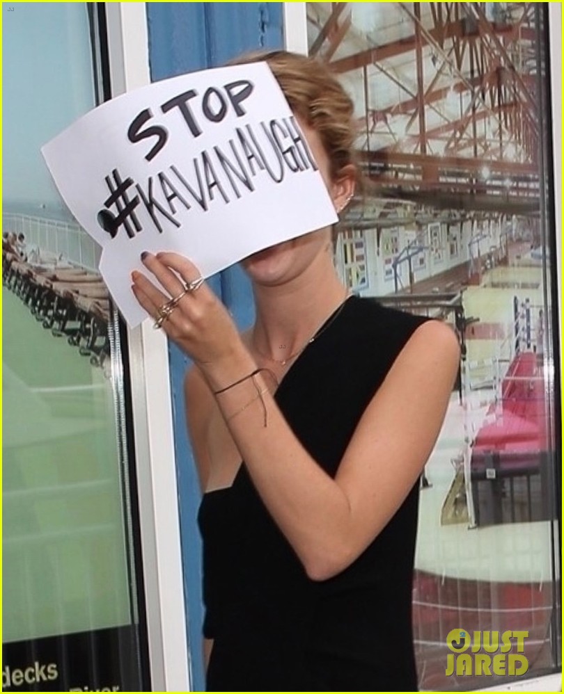 amber heard encourages people to vote on thursday 044145088