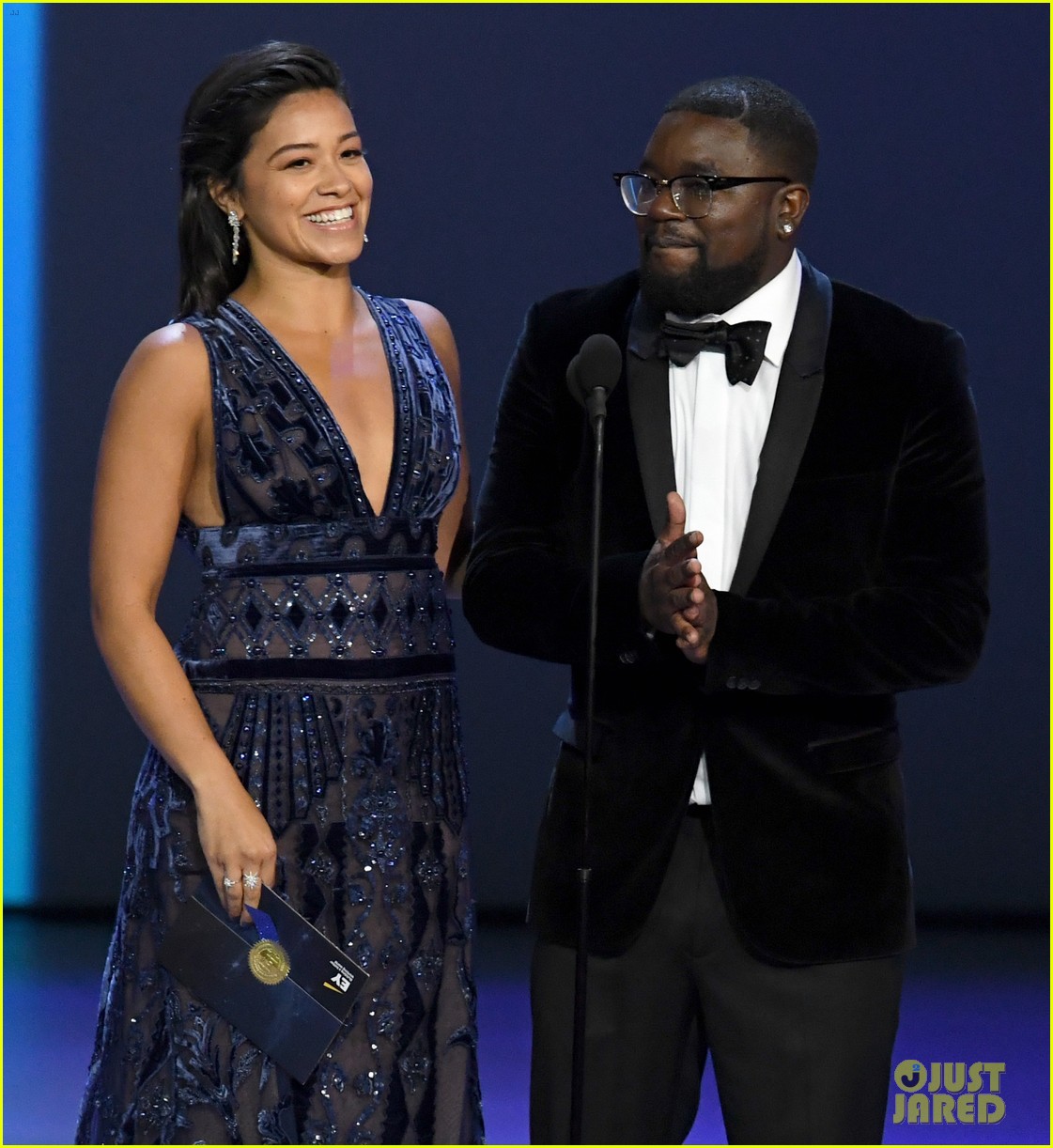 taraji p henson and gina rodriguez take the stage at emmys 2018 104149114