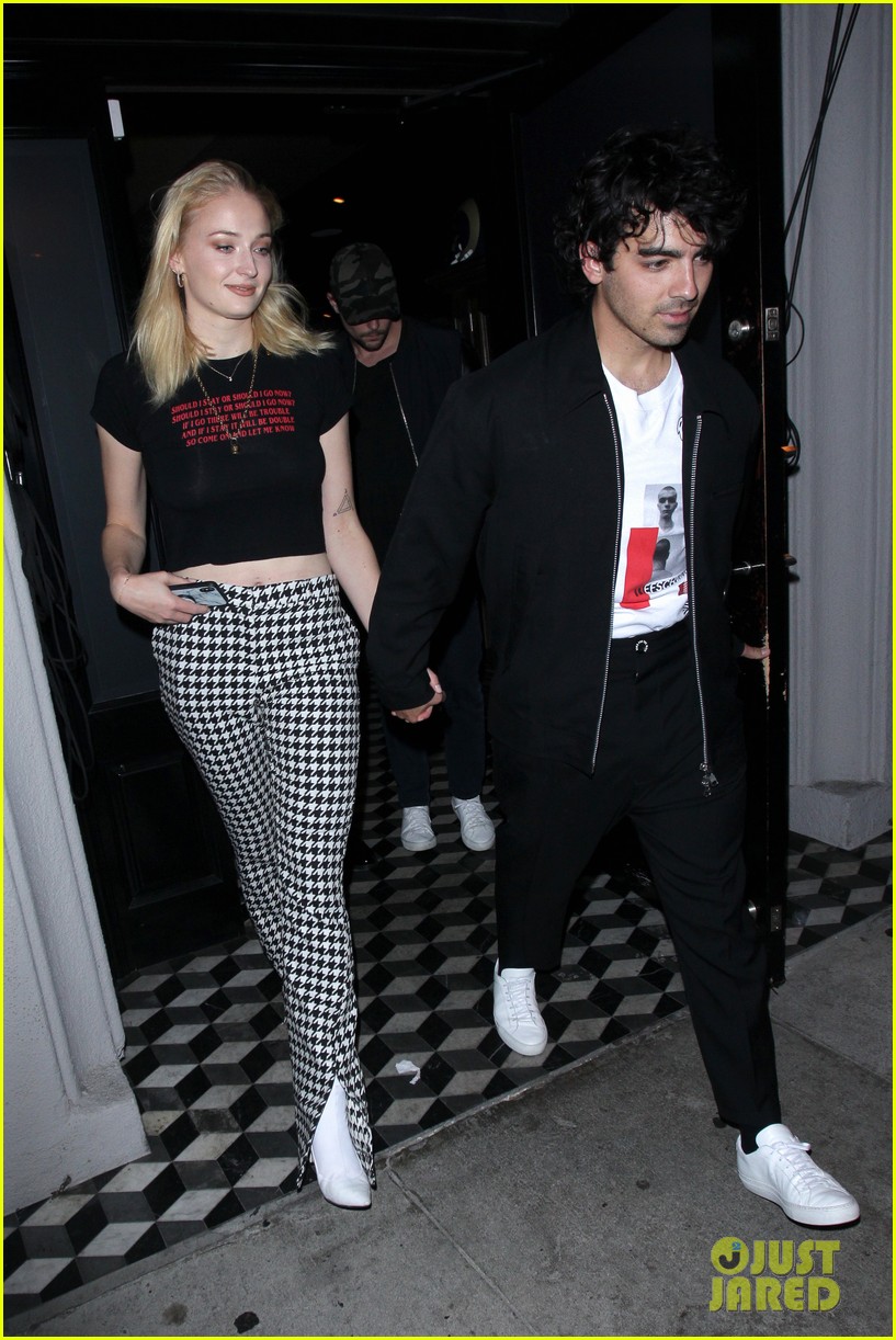 joe jonas and sophie turner coordinate their outfits for dinner at craigs144154320