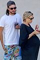 kate hudson shows off baby bump before giving birth 08