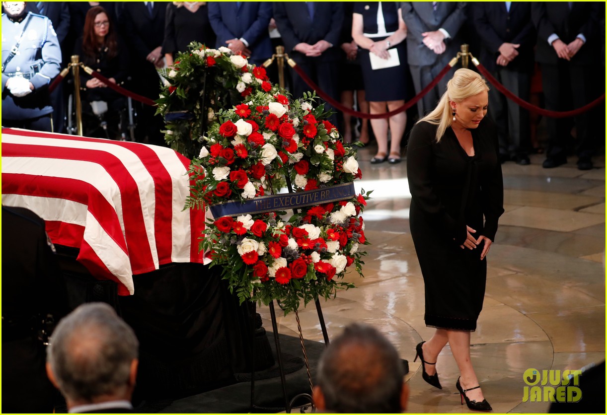 Meghan McCain Takes a Dig at Trump During Passionate Eulogy at John(01)
