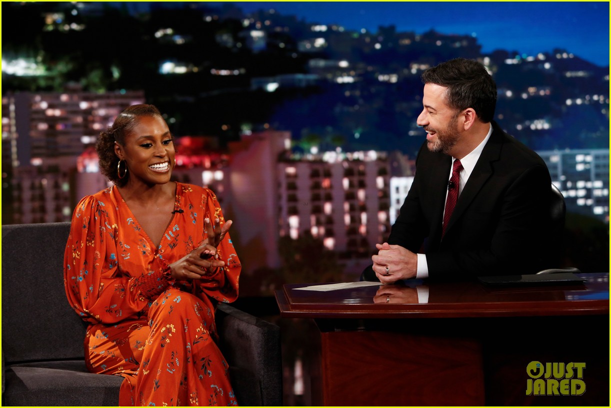 issa rae explains checking her phone during betty whites surprise speech at emmys 044150399