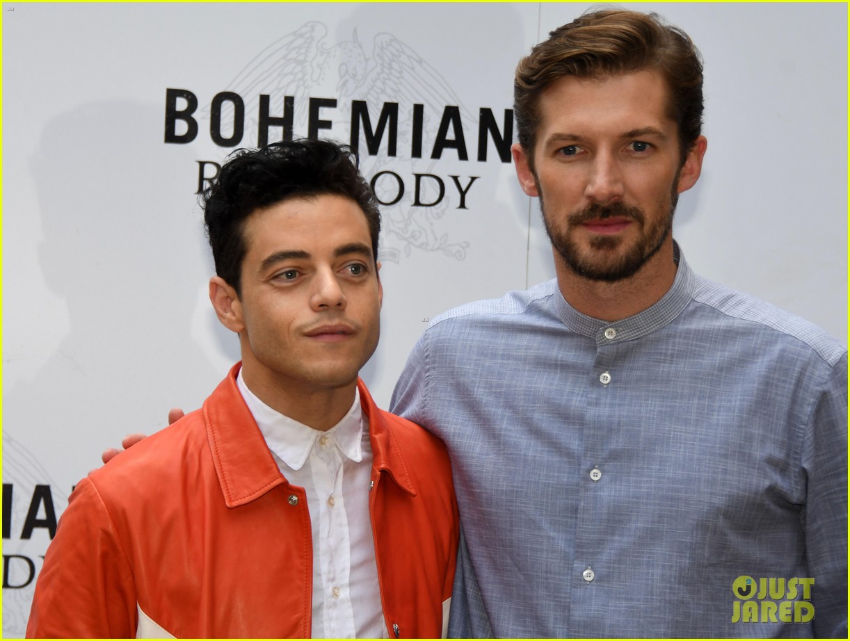 Rami Malek Poses for 'Bohemian Rhapsody' Photocall in Rome!: Photo ...