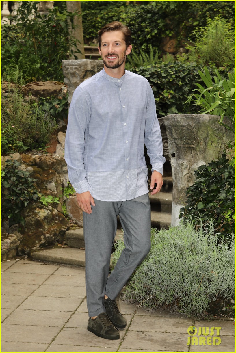 Rami Malek Poses for 'Bohemian Rhapsody' Photocall in Rome!: Photo ...