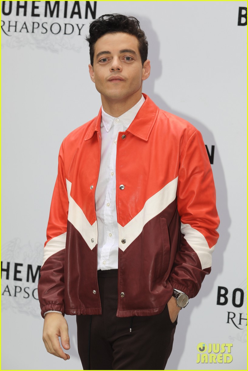 Rami Malek Poses for 'Bohemian Rhapsody' Photocall in Rome!: Photo ...
