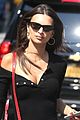 emily ratajkowski grabs lunch with a friend in nyc 01