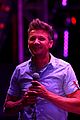 jeremy renner debuts heaven with sam feldt at life is beautiful festival 06
