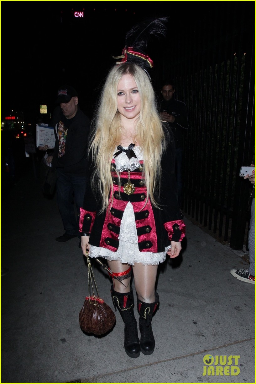avril lavigne just jared halloween party 014171599