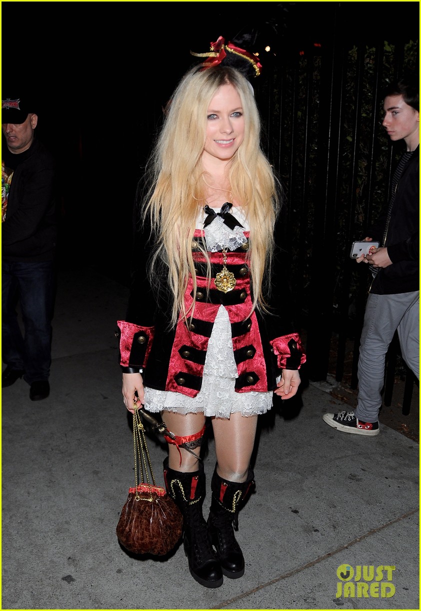 avril lavigne just jared halloween party 054171603