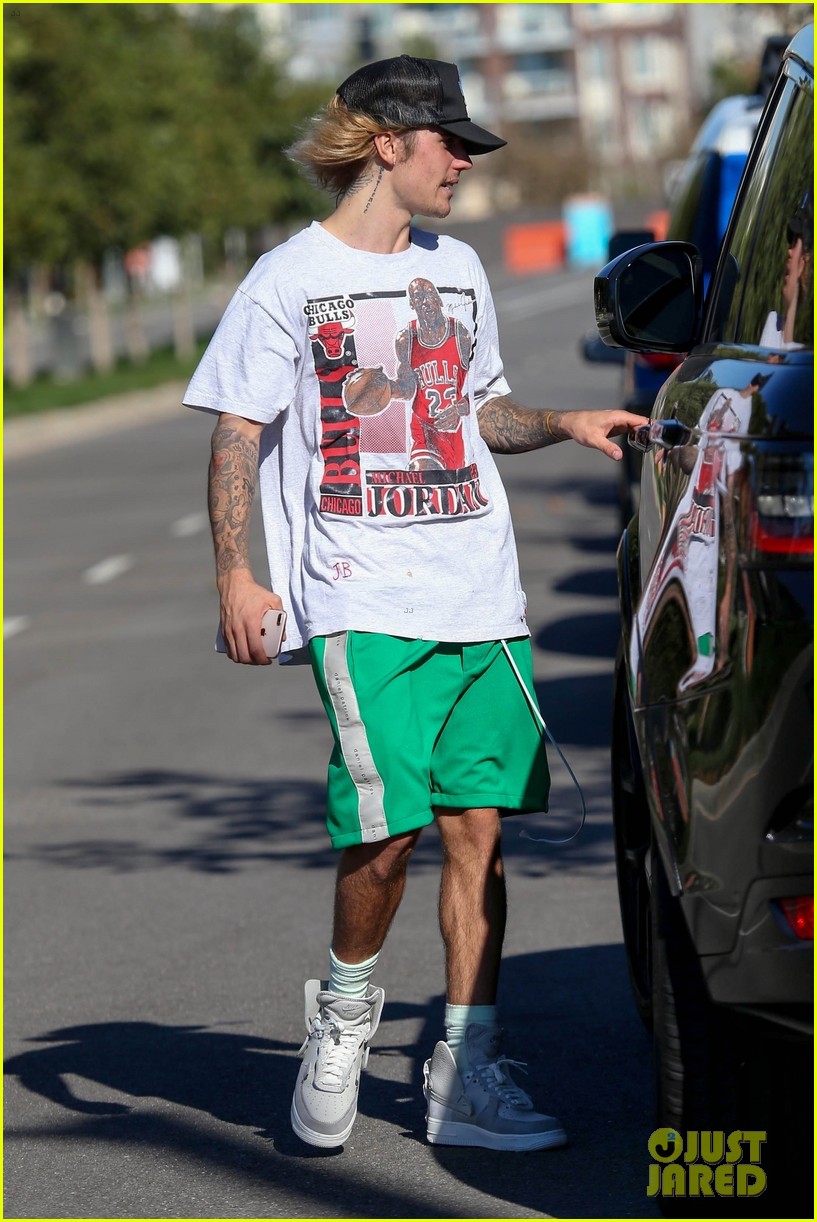 Justin Bieber Goes Shirtless Playing Soccer with Friends!: Photo ...