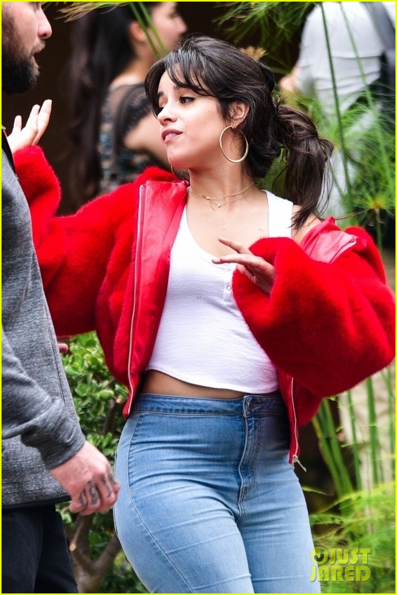 camila cabello blows kisses to her fans between brazil shows034165260