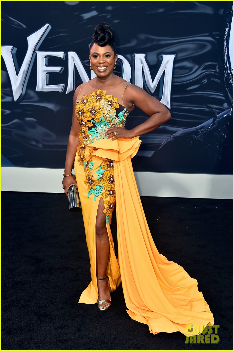 Tom Hardy Joins 'Venom' Co-Stars at L.A. Premiere!: Photo 4157311 | Jenny  Slate, Michelle Lee, Michelle Williams, Reid Scott, Riz Ahmed, Ron Cephas  Jones, Scott Haze, Sope Aluko, Tom Hardy, Venom Photos |