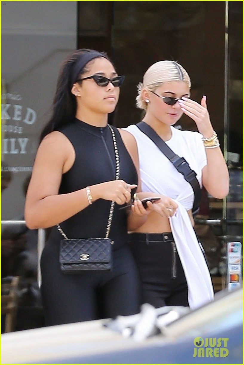 Kylie Jenner And Bff Jordyn Woods Are Reunited In Los Angeles Photo 4160430 Kylie Jenner Photos 