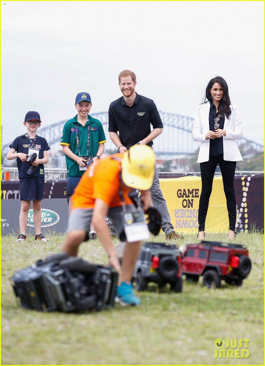 prince harry meghan markle opening of invictus games 094167399