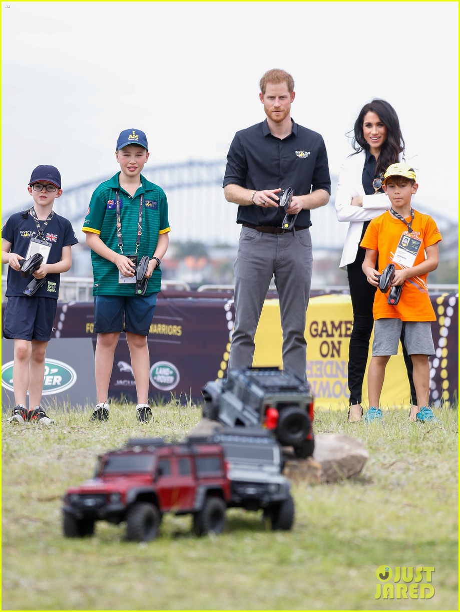 prince harry meghan markle opening of invictus games 124167402