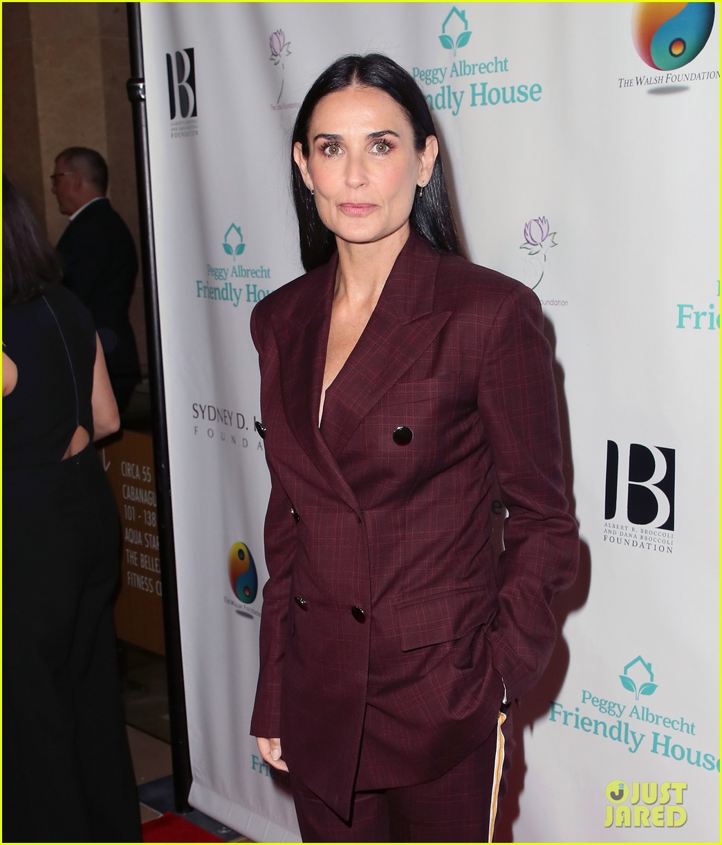 demi moore woman of the year peggy albrecht friendly house awards 064171353