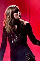taylor swift performs american music awards 2018 09