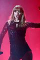 taylor swift performs american music awards 2018 13