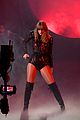 taylor swift performs american music awards 2018 15