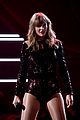 taylor swift performs american music awards 2018 27