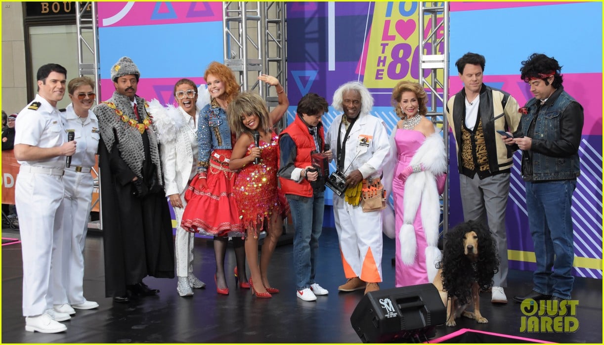 today show hosts show off their 80s inspired halloween costumes 224173878