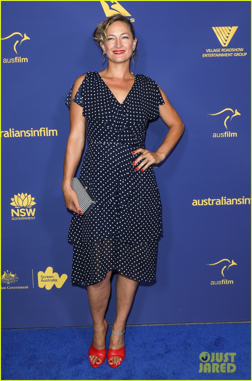 sam worthington makes statement at australians in film awards 024170342