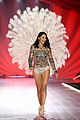 adriana lima hits the runway for final victorias secret fashion show 03