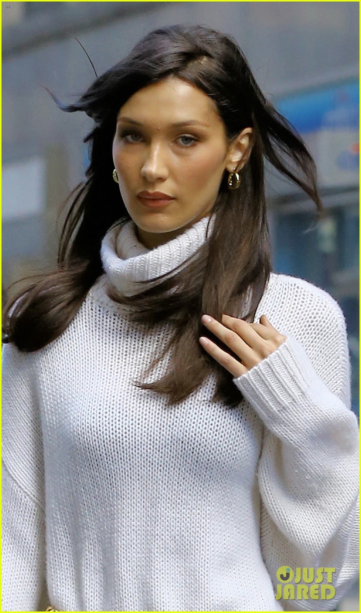 Bella Hadid Looks So Chic Stepping Out for Victoria's Secret Fashion