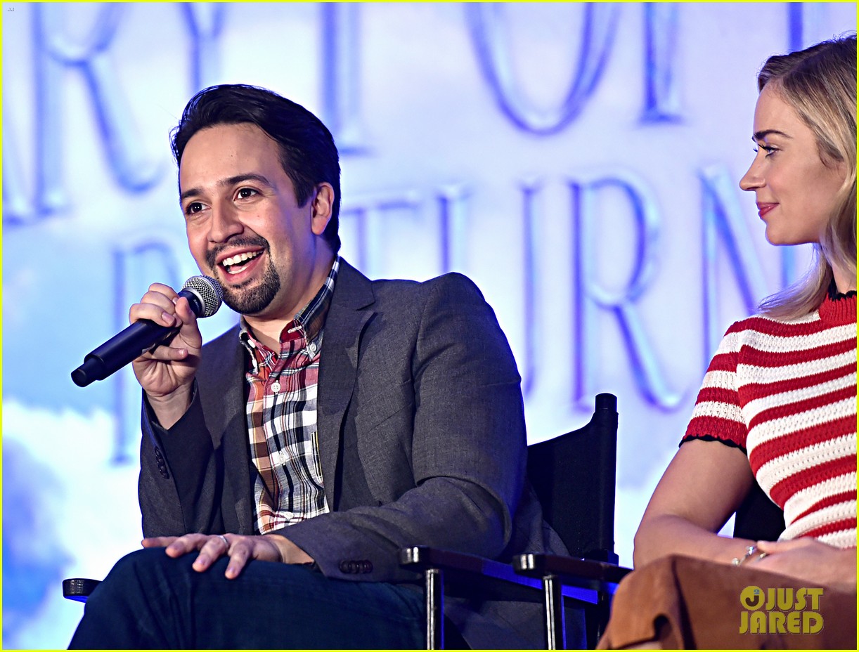 Emily Blunt 'Loves' That Hubby John Krasinski Cried While Watching