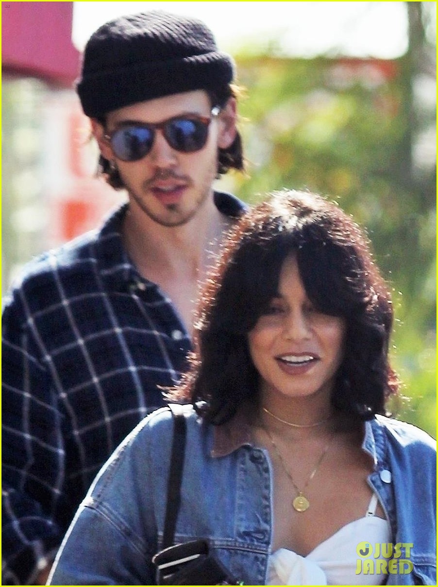 vanessa hudgens austin butler step out for coffee run in la 024177160