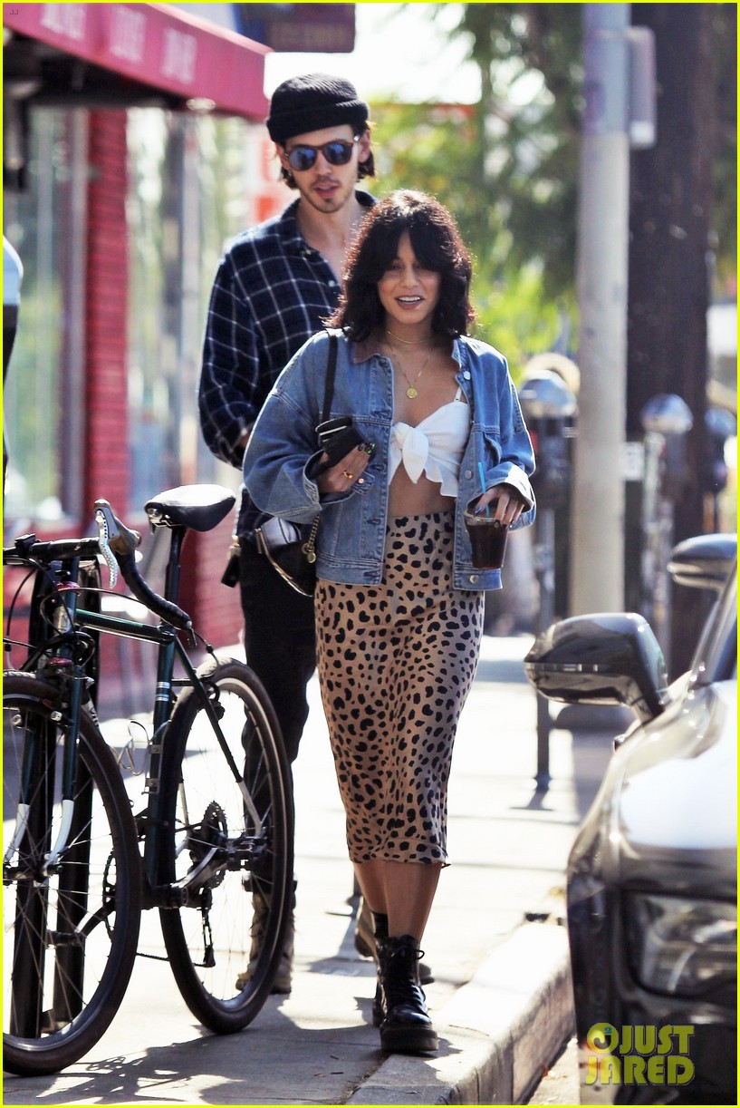vanessa hudgens austin butler step out for coffee run in la 054177163