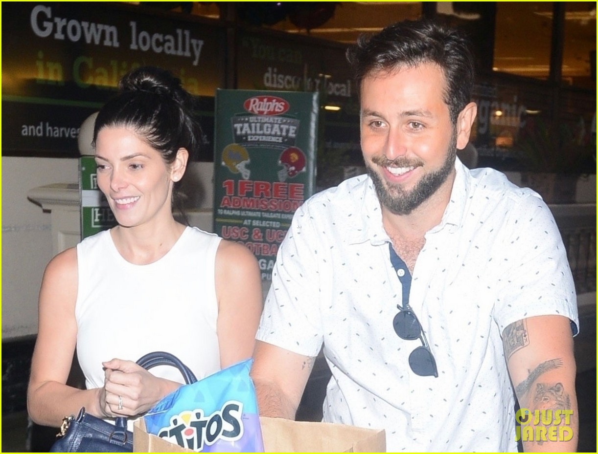ashley greene and husband paul khoury are all smiles while grocery shopping 044176666