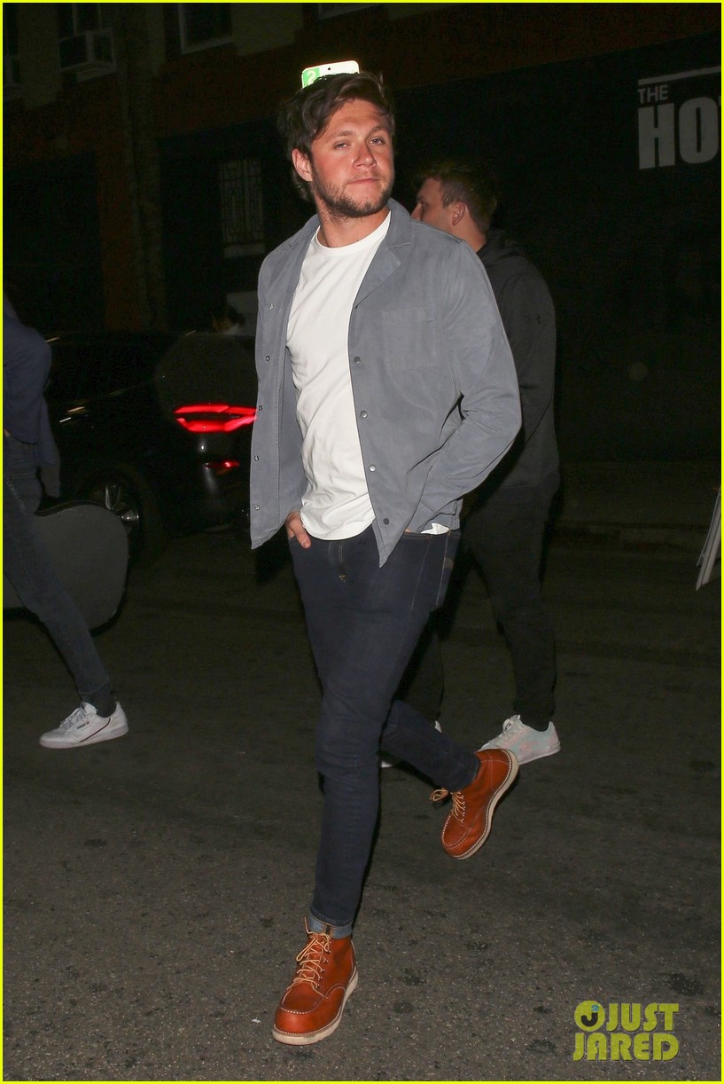 niall horan checks out corey harpers sold out hotel cafe concert 034183680