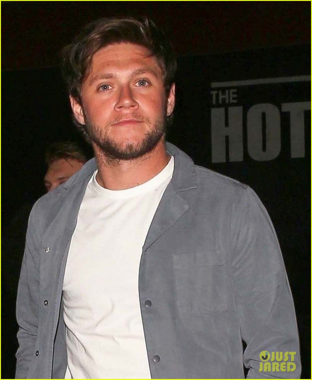 niall horan checks out corey harpers sold out hotel cafe concert 044183681
