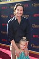 oliver hudson wife erinn bartlett couple up at the christmas chronicles l a premiere 10