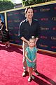 oliver hudson wife erinn bartlett couple up at the christmas chronicles l a premiere 11