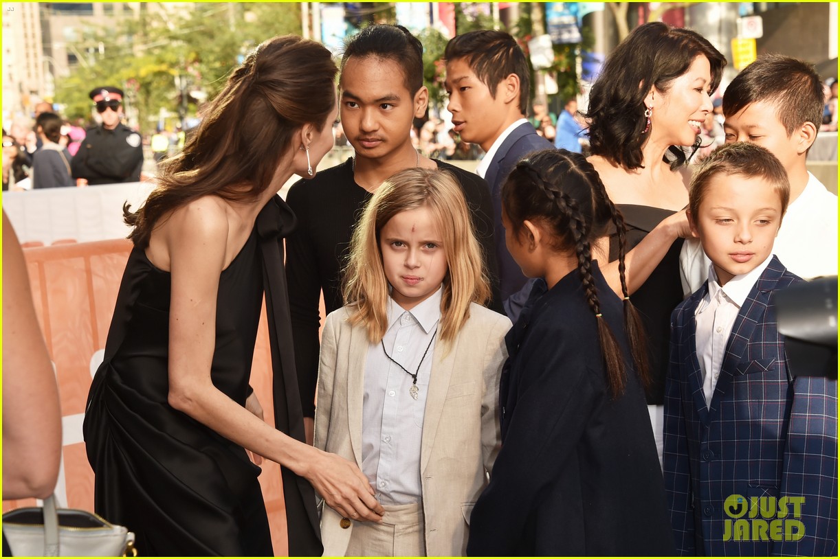 angelina jolie son maddox checking colleges 044174731