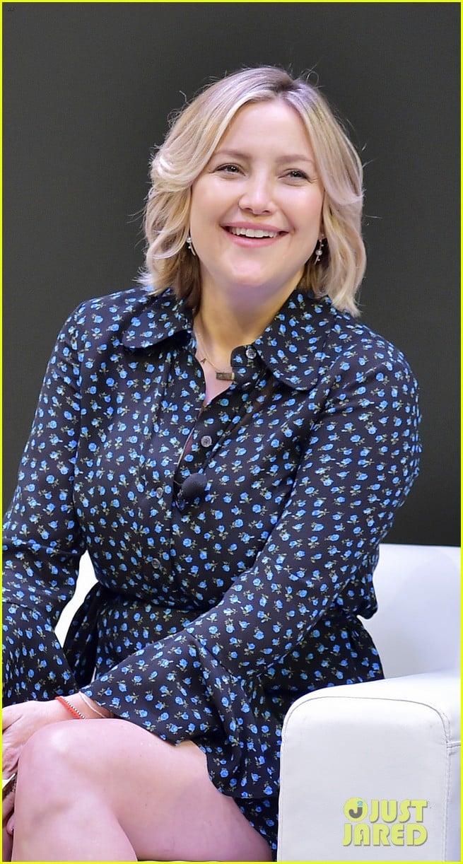 Kate Hudson Makes First Public Appearance Since Giving Birth Five Weeks(01)