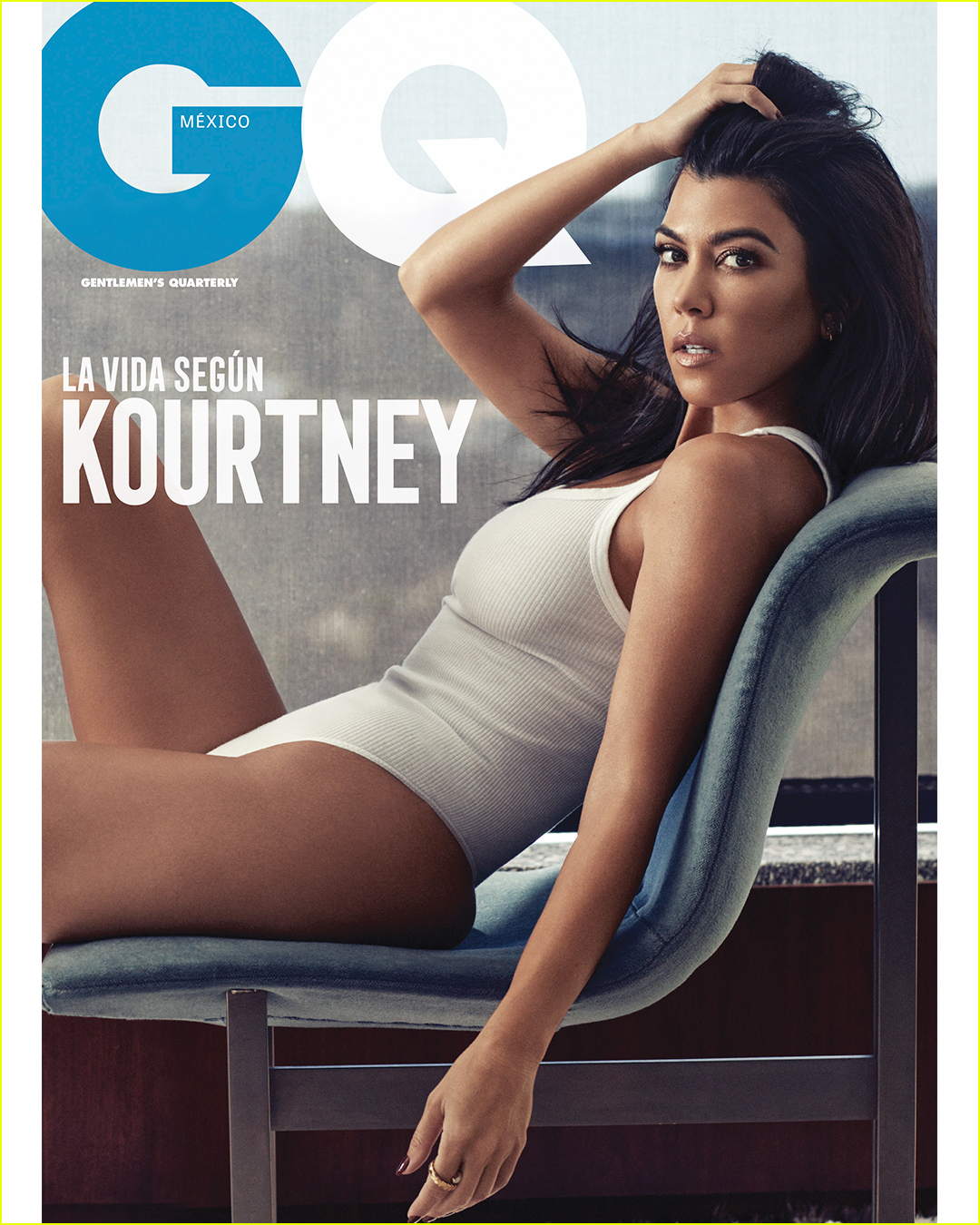 kourtney kardashian poses topless for gq mexico 014188589