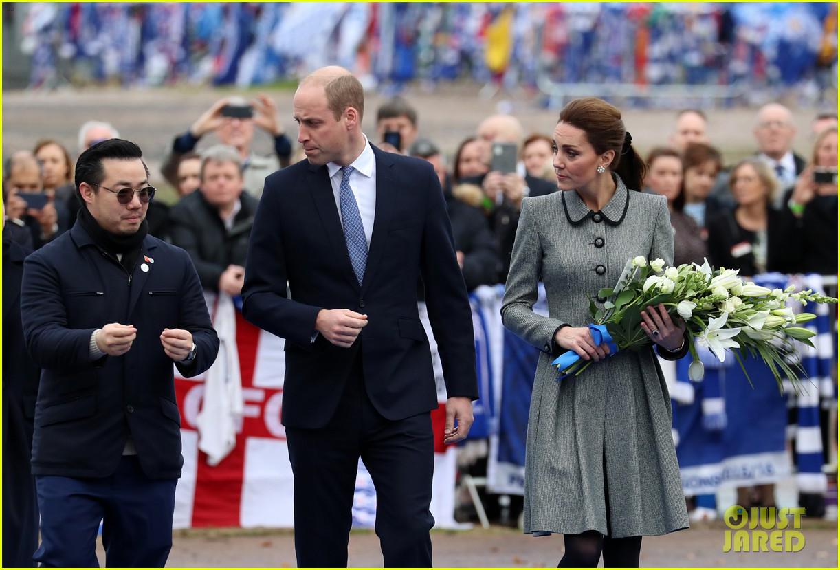 kate middleton prince william pay respects 254188929