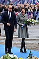 kate middleton prince william pay respects 22