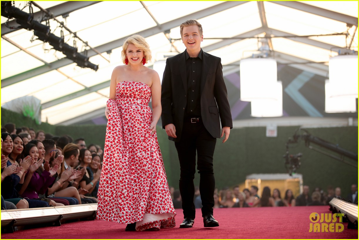 'American Idol' Couple Maddie Poppe & Caleb Lee Hutchinson Are Still