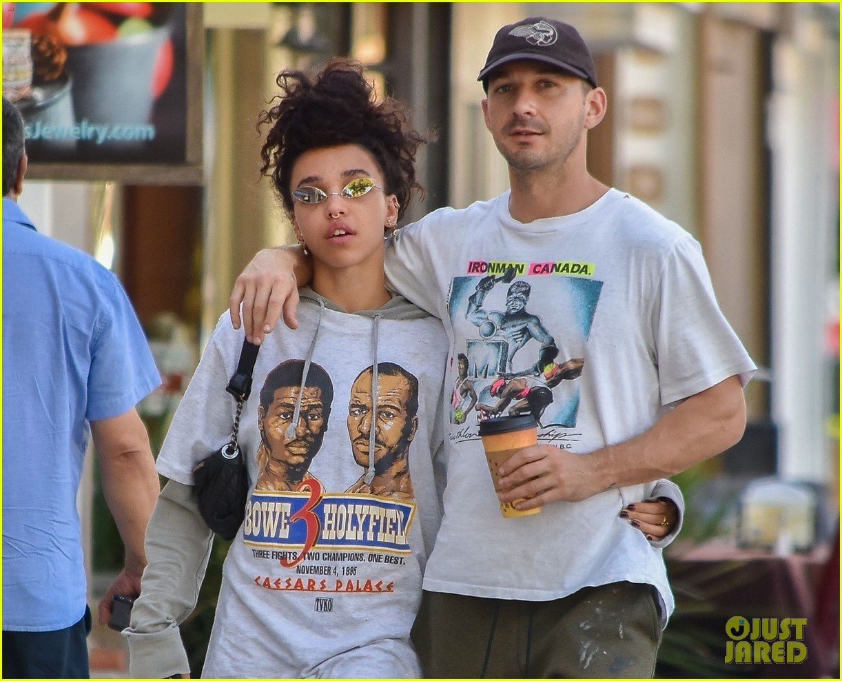 Shia LaBeouf Plants Kiss on FKA twigs During Their Romantic Outing(00)