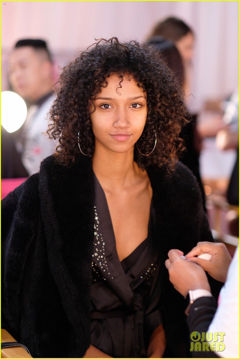 Victoria's Secret Models Get Hair & Makeup Done Backstage at Fashion