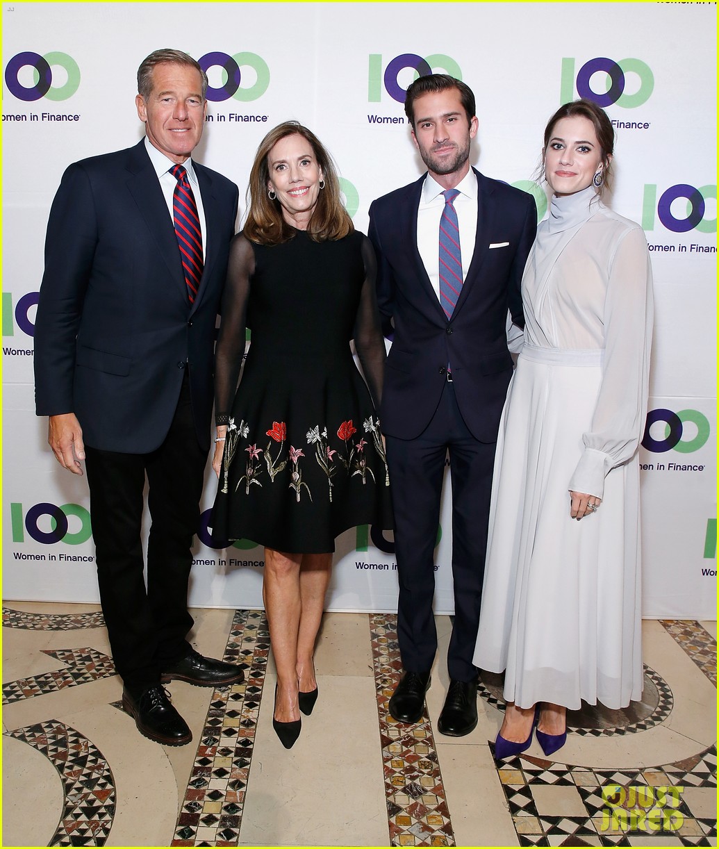 allison williams teams up with family for 100 women in finances new york gala 02
