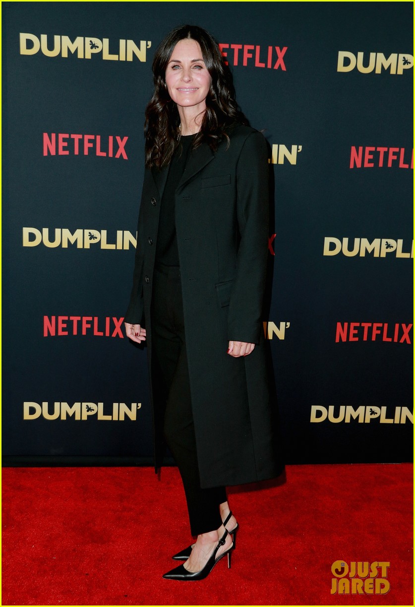 Jennifer Aniston & Courteney Cox Have 'Friends' Reunion at 'Dumplin